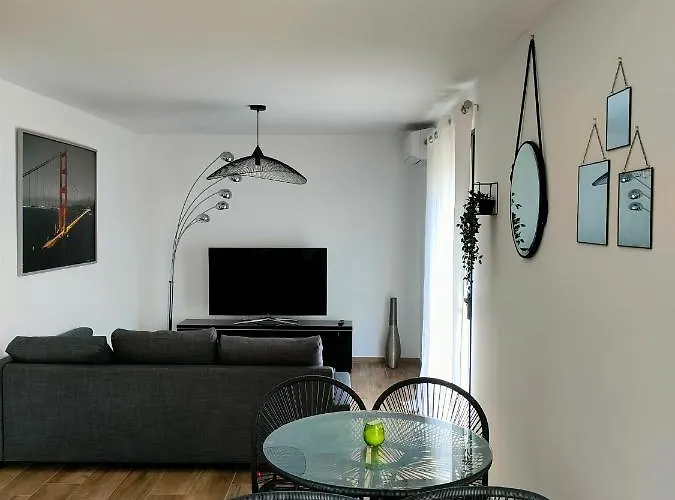 Jardin Et 2 Centre St Florent * Saint-Florent (Corsica)